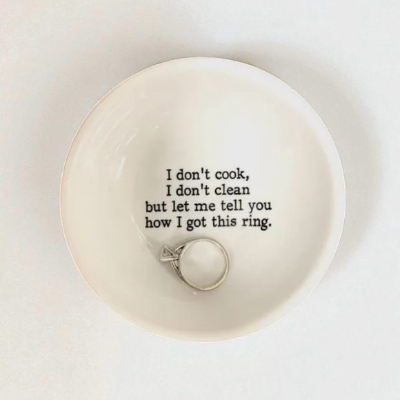 Funny Ring Dish | “I Don’t Cook, I Don’t Clean” Jewelry Holder | Gift | NIB - Picture 1 of 2